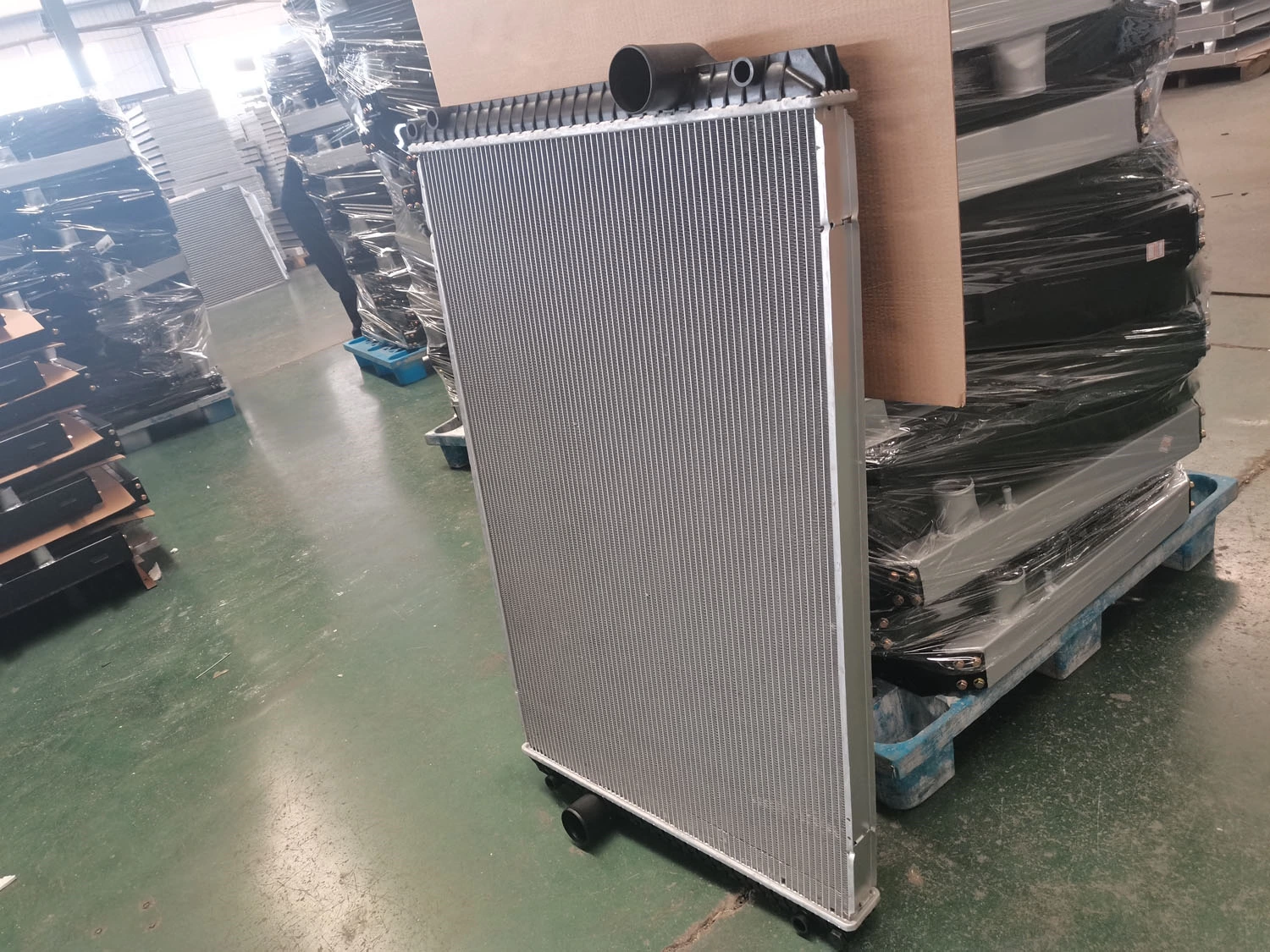 International Heavy Duty Truck Radiator 2001-3533